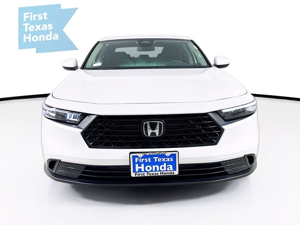 New 2026 Platinum White Pearl Honda LX image 3