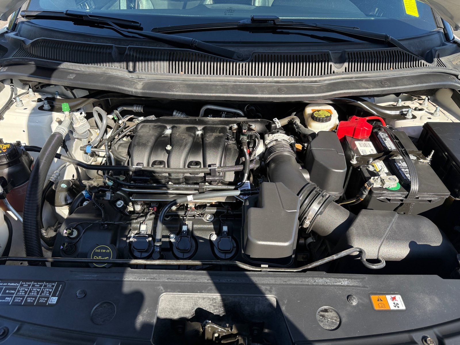 Used 2019 White Platinum Clearcoat Metallic Ford XLT image 20