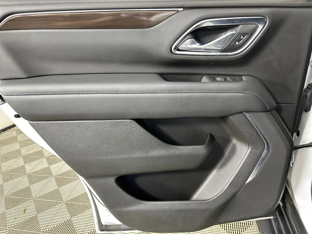 Used 2022 White GMC SLE image 16