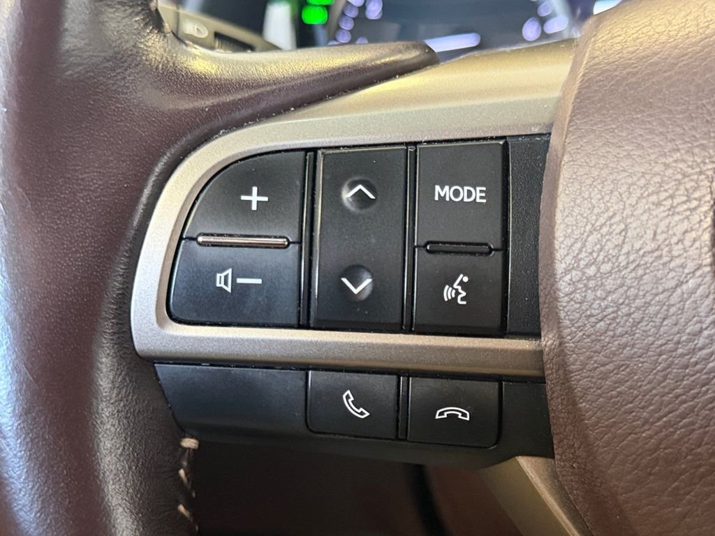 Used 2019 Beige Lexus 350L image 32