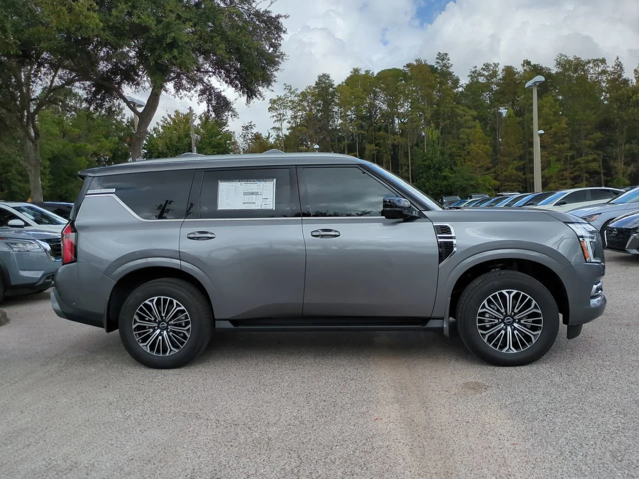 2026 Nissan Armada SL - Photo 4
