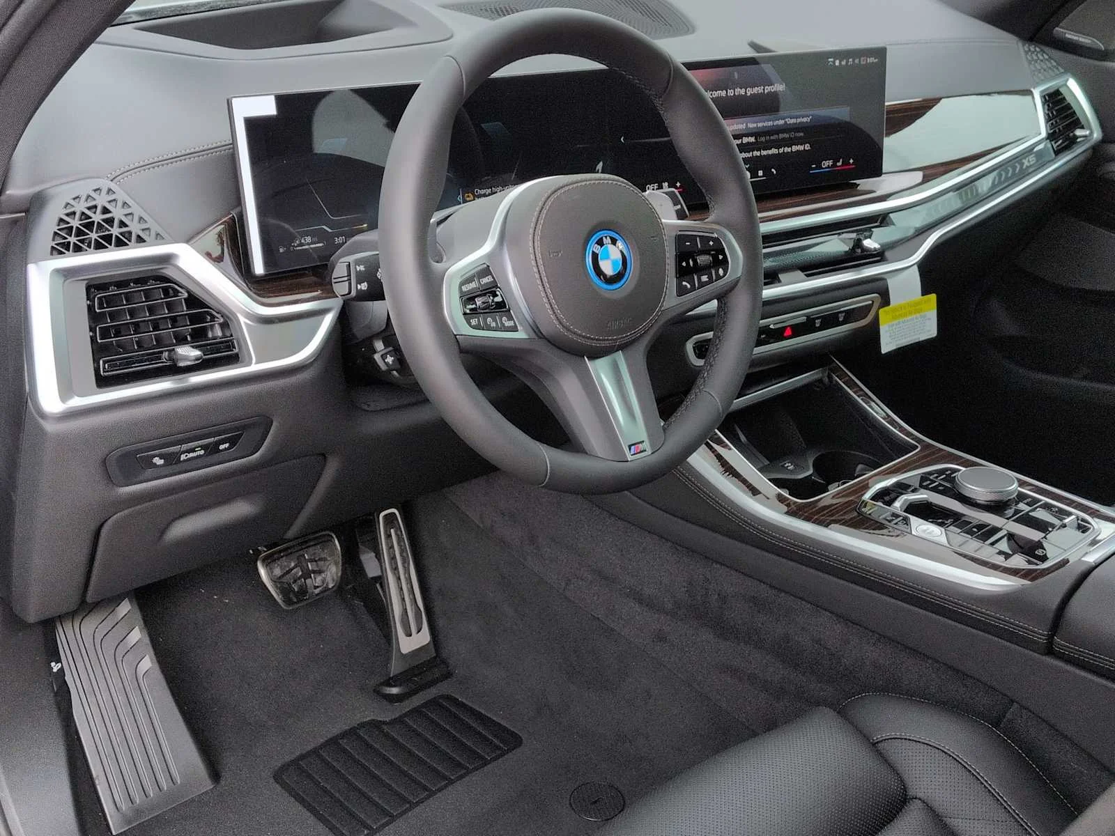 New 2026 Skyscraper Grey Metallic BMW xDrive50e image 10