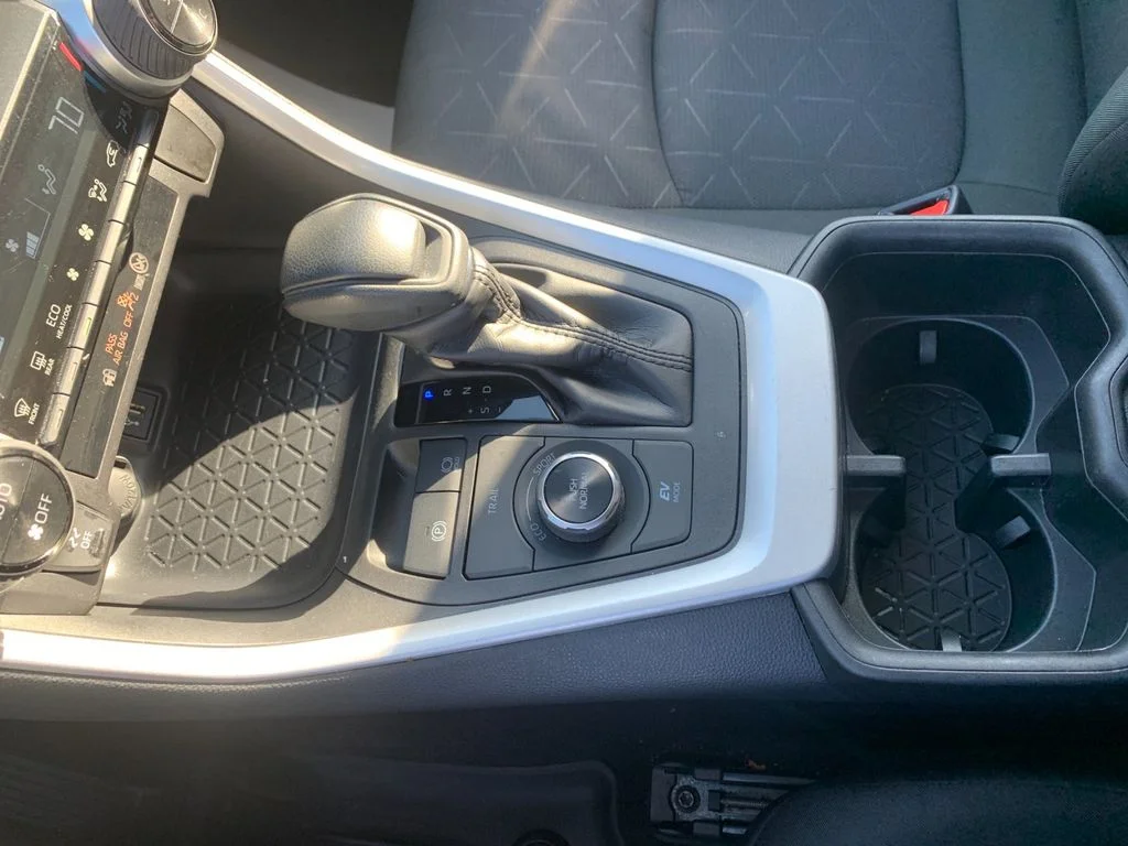 Used 2025 White Toyota XLE image 24