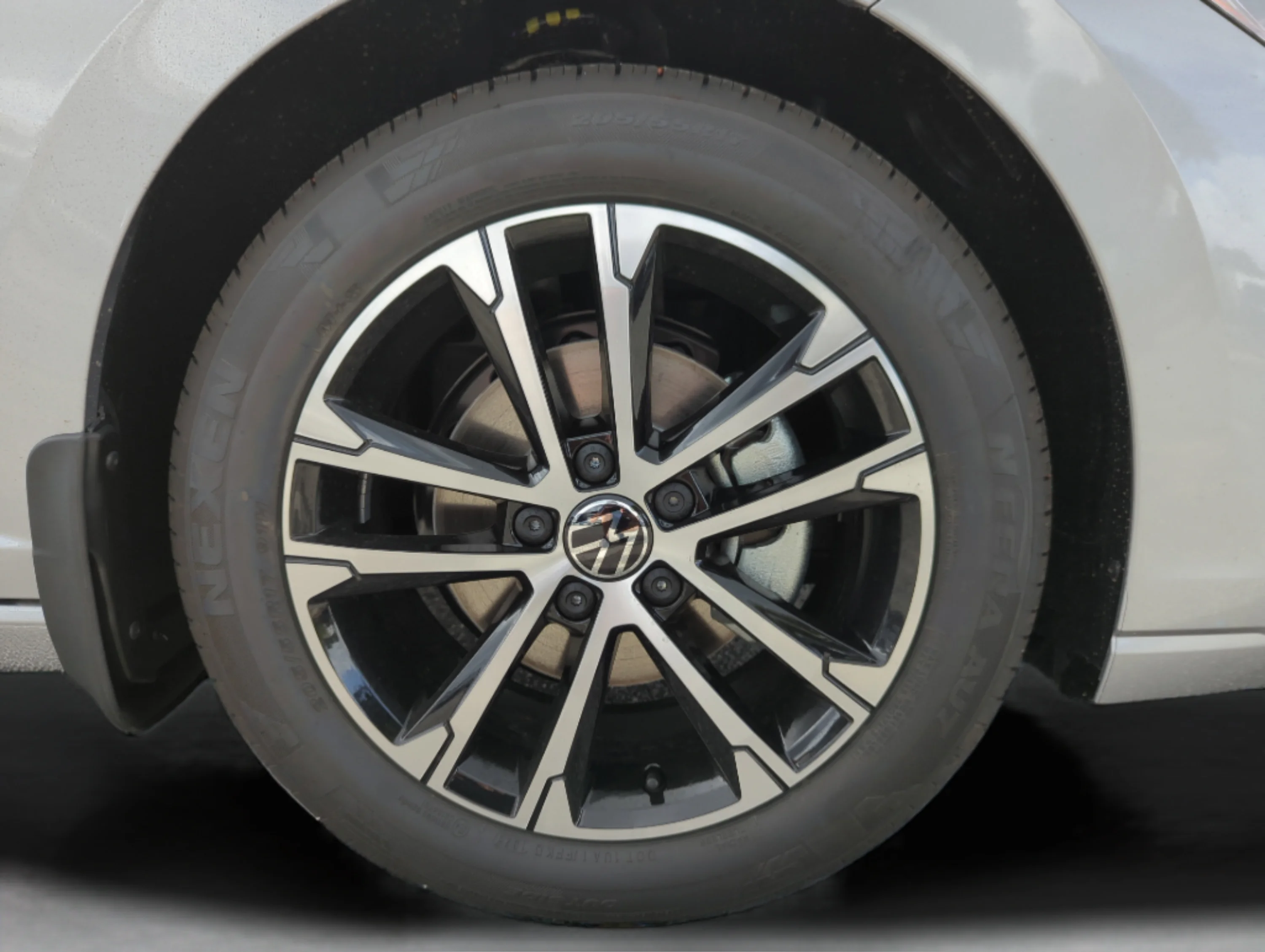 Used 2026 PYRITE SILVER M Volkswagen Sport image 22