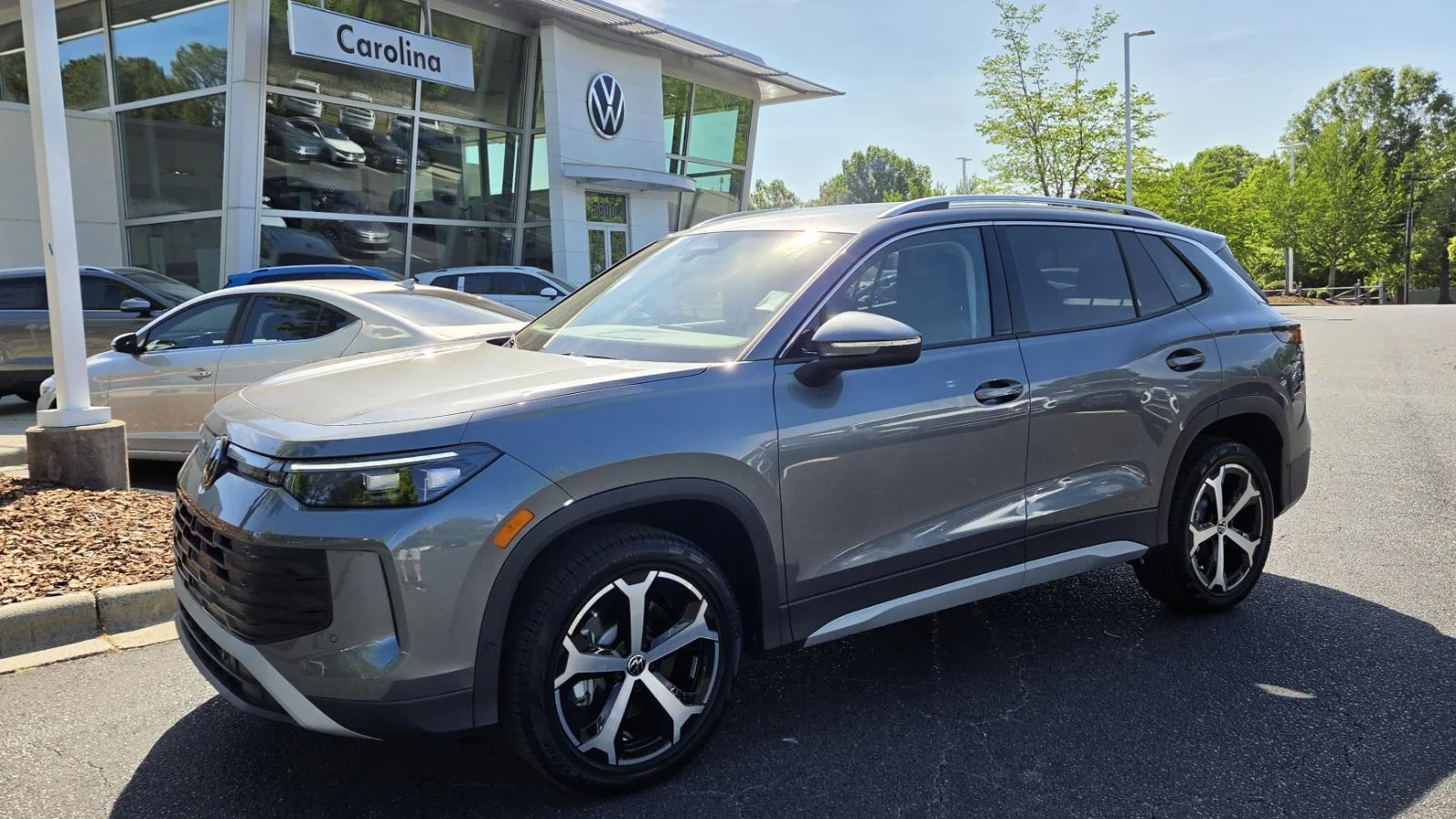 New 2026 Platinum Gray Metallic Volkswagen SE image 1
