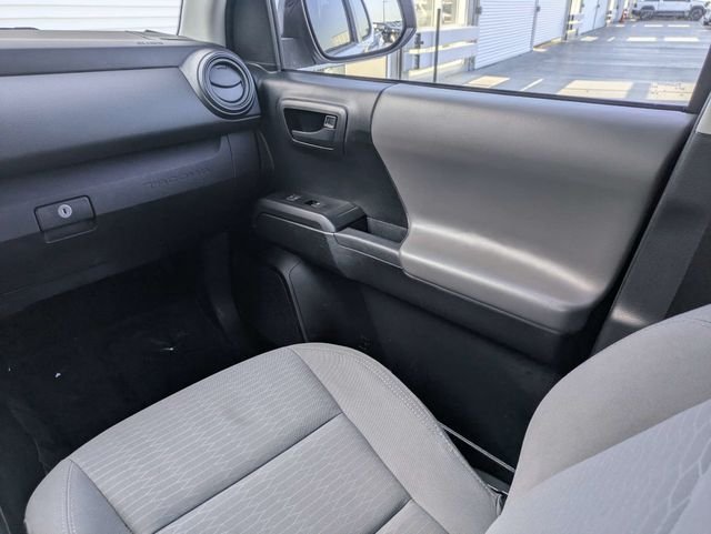 Used 2017 White Toyota SR image 17