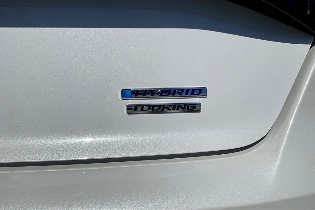 New 2026 Platinum White Pearl Honda Touring image 8