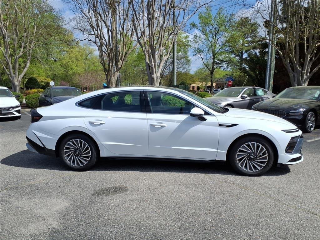 New 2026 Serenity White Hyundai Limited image 4