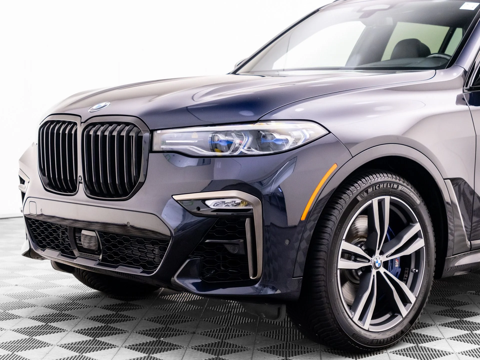 Used 2022 Black BMW M50i image 40
