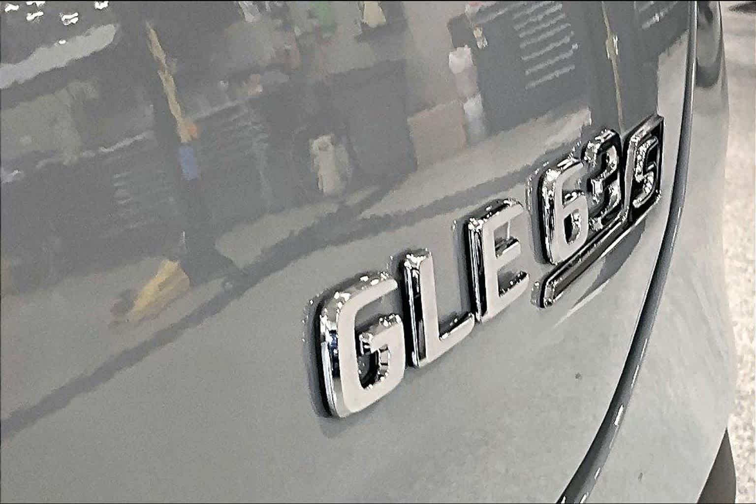 Used 2025 MANUFAKTUR Alpine Grey Mercedes-Benz AMG® GLE 63 S image 28