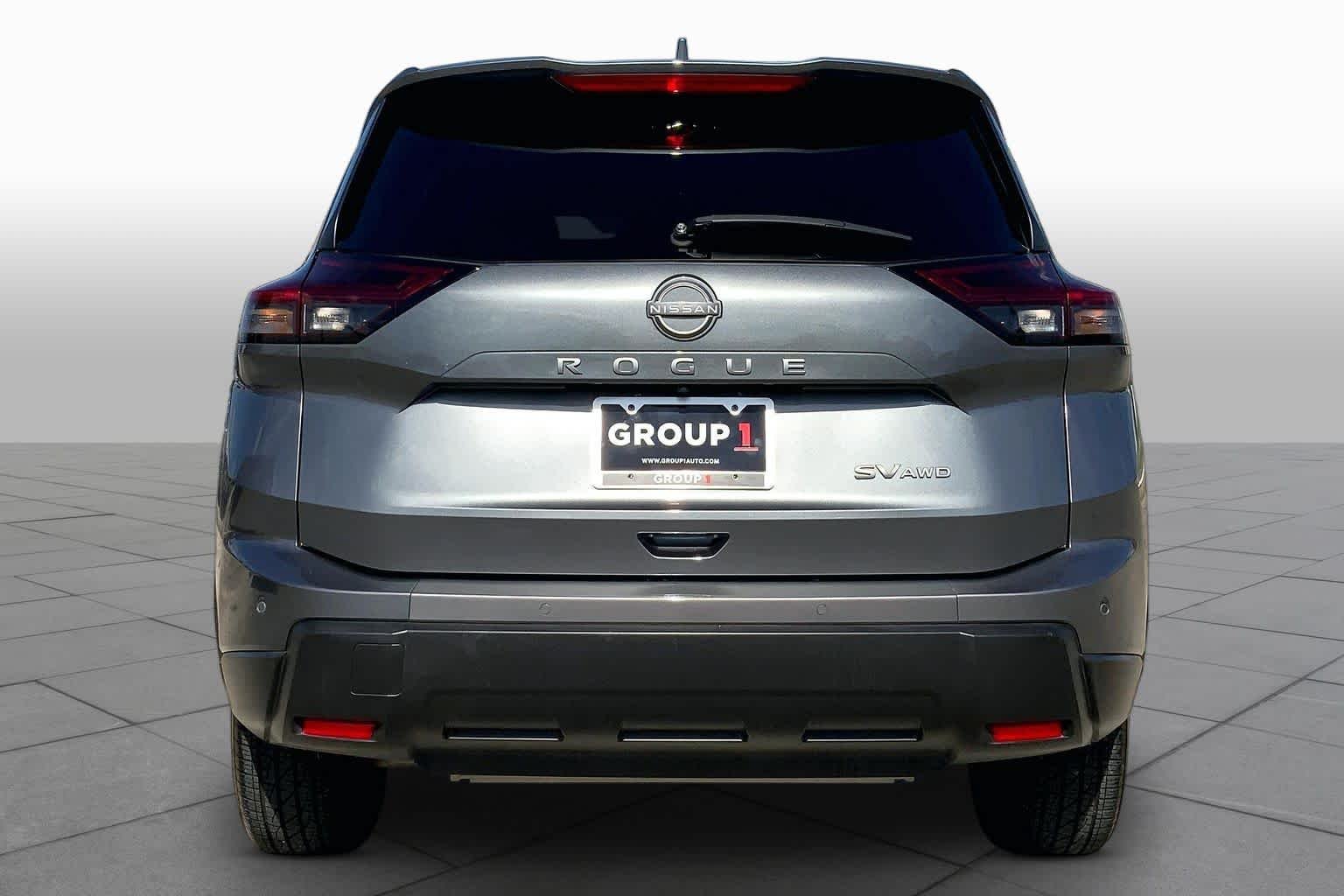 Used 2024 Gun Metallic Nissan SV image 5