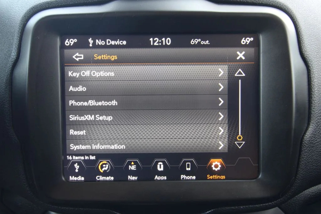 Used 2021 Black Jeep Latitude image 35
