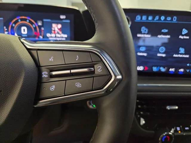 Used 2025 Gray Chevrolet Premier image 28