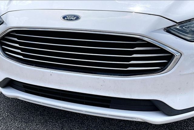 Used 2019 White Ford SE image 30