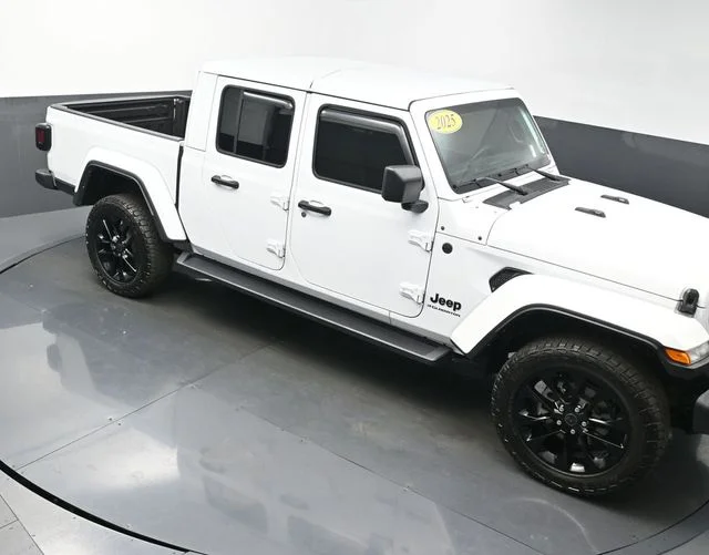 Used 2025 White Jeep Nighthawk image 39