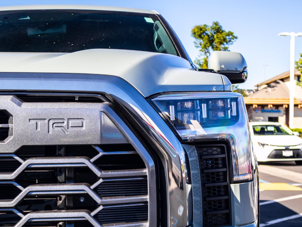 New 2026 Lunar Rock Toyota Tundra Platinum image 6