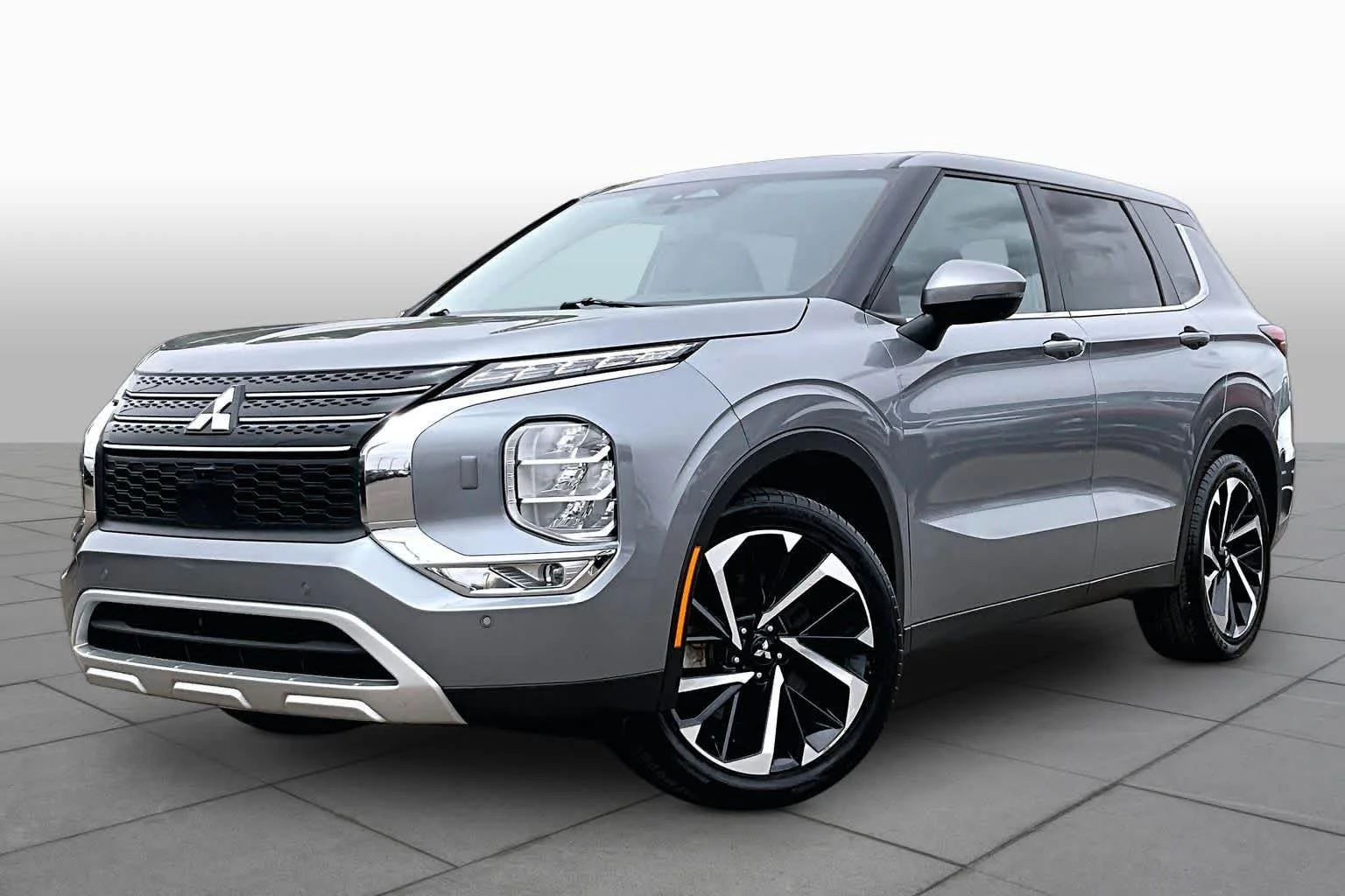2024 Mitsubishi Outlander SE S-AWC's photo