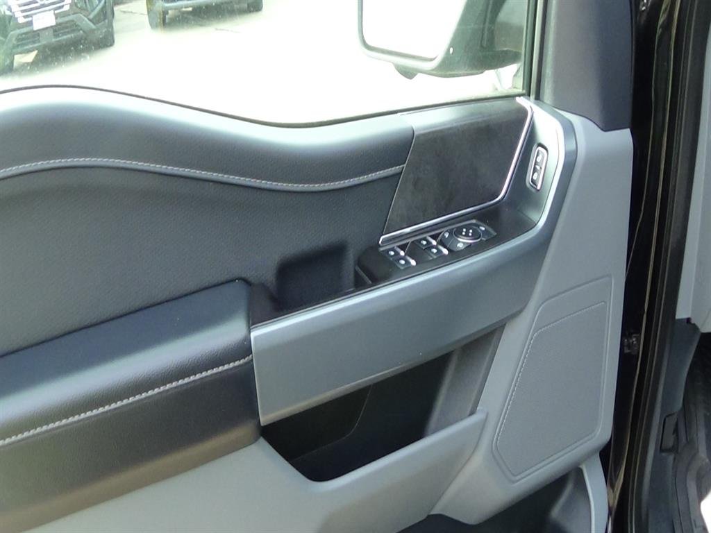 Certified Used 2024 Agate Black Um Ford XLT image 11