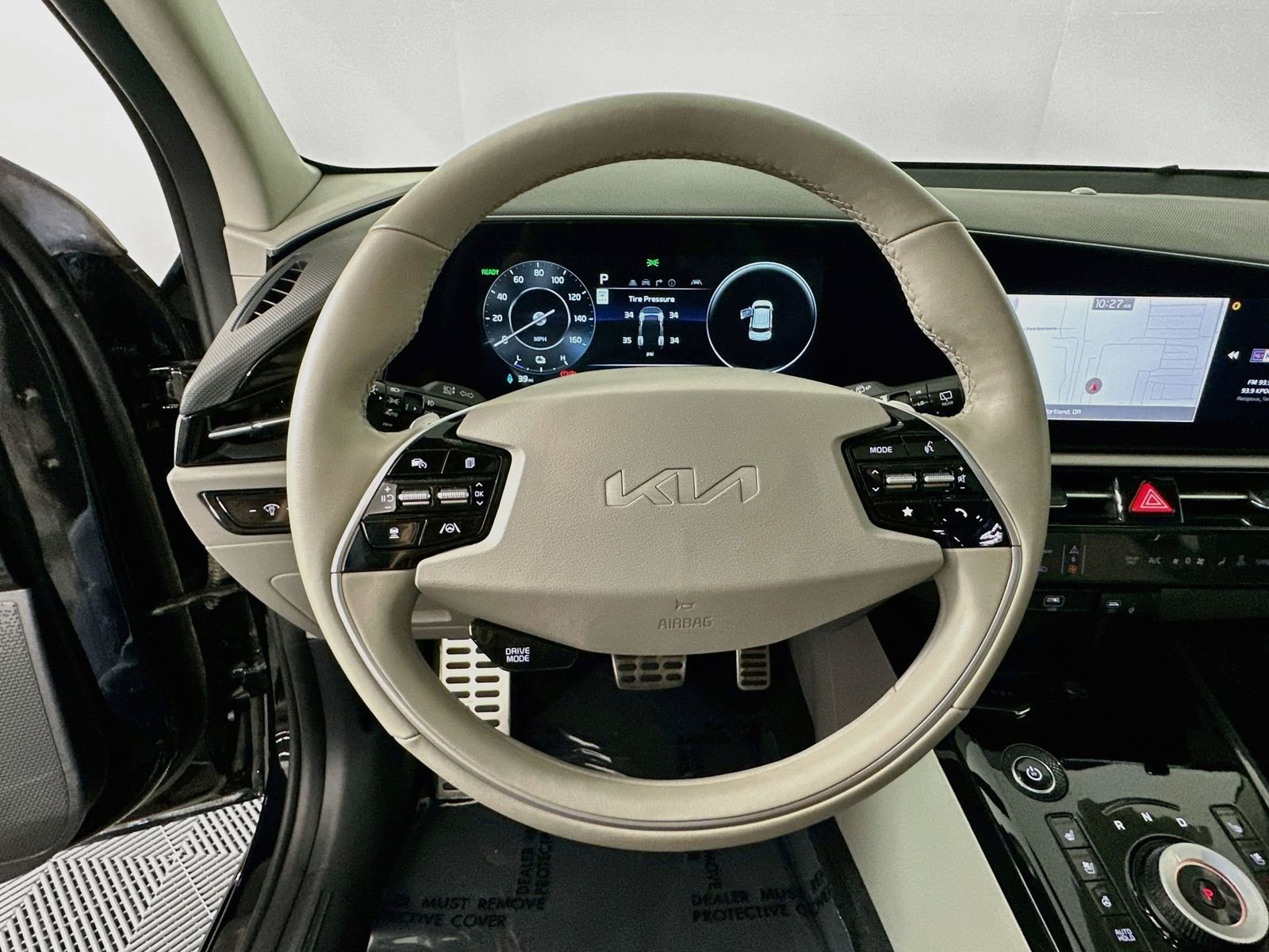 Used 2024 Aurora Black Kia Wave image 11