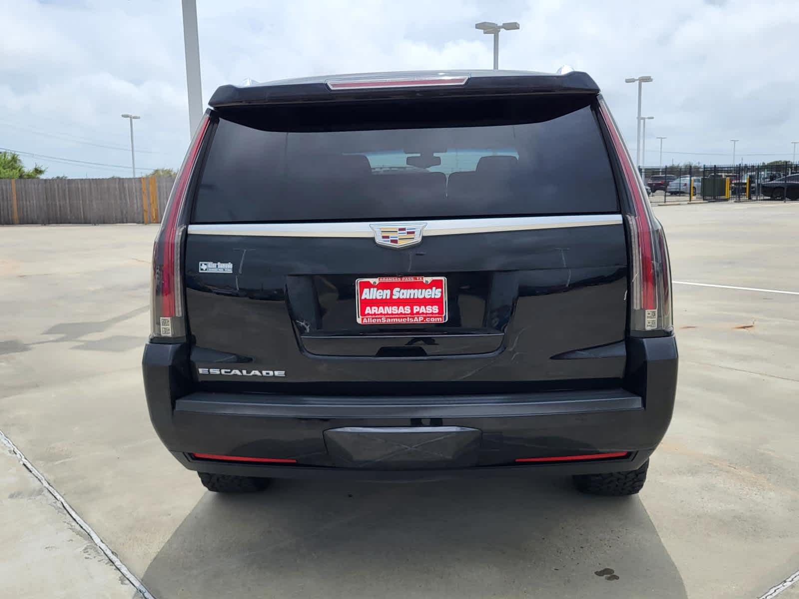 Used 2018 Black Raven Cadillac  image 4