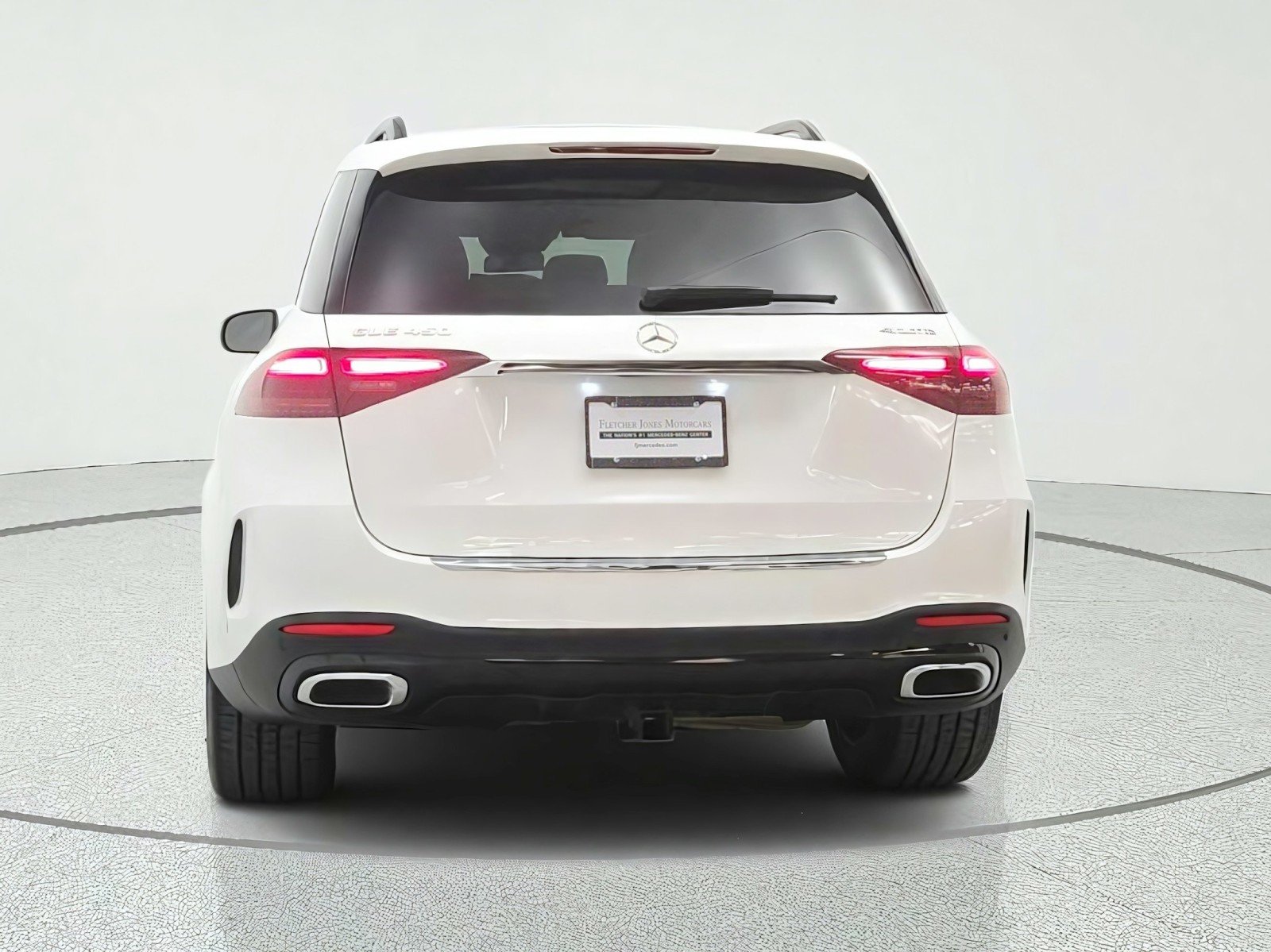 Used 2024 Polar White Mercedes-Benz GLE 450 4MATIC® SUV image 6