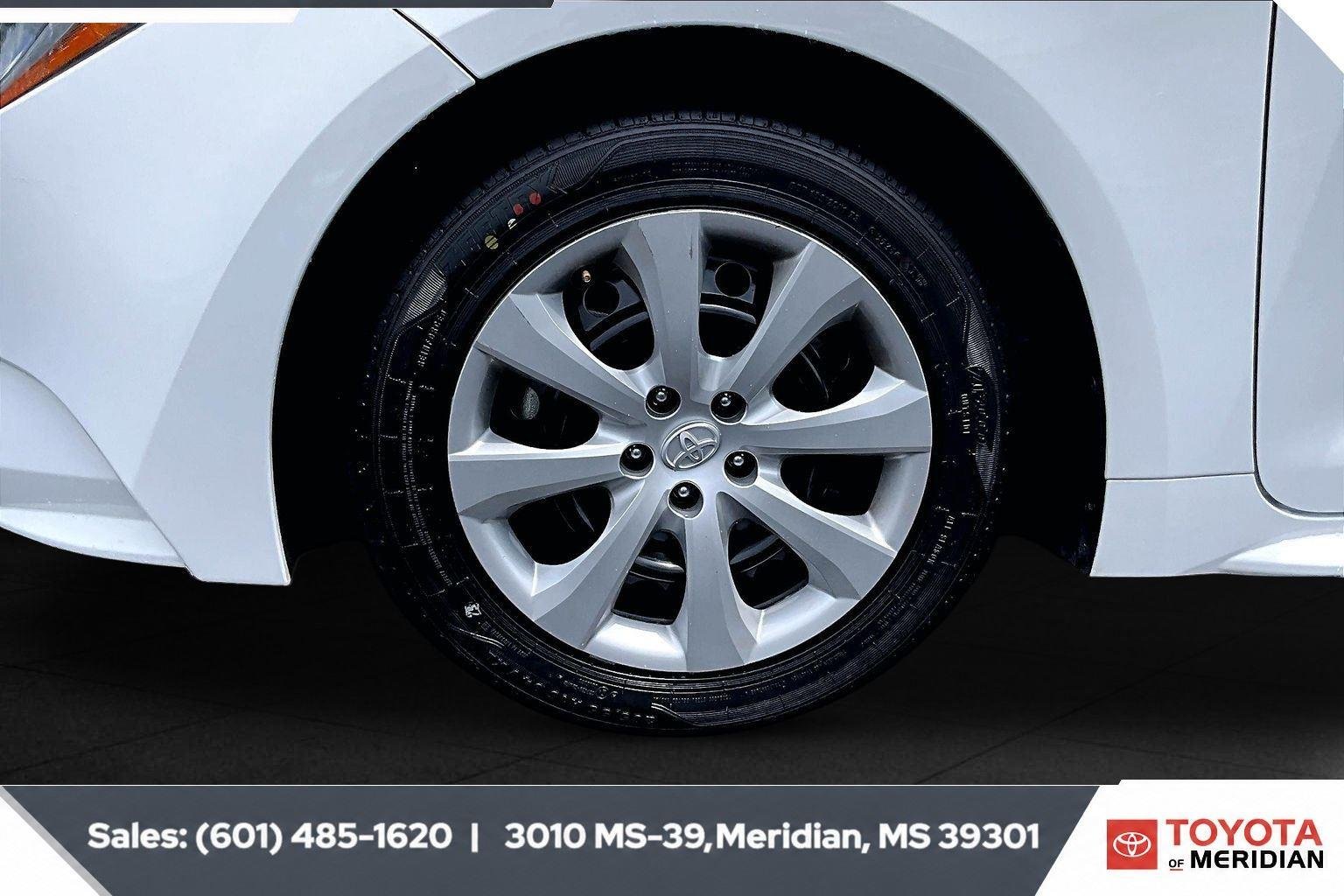 Used 2023 Ice Cap Toyota LE image 7