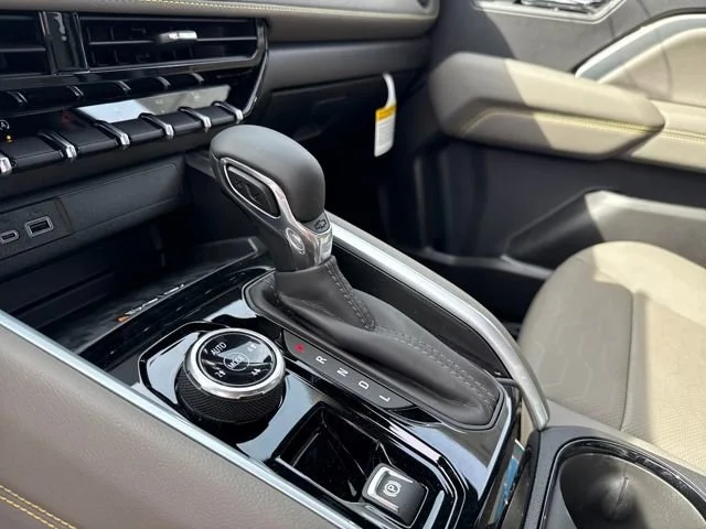 2026 Chevrolet Colorado ZR2 - Photo 27
