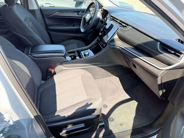 2023 Jeep Grand Cherokee L Laredo - Photo 26
