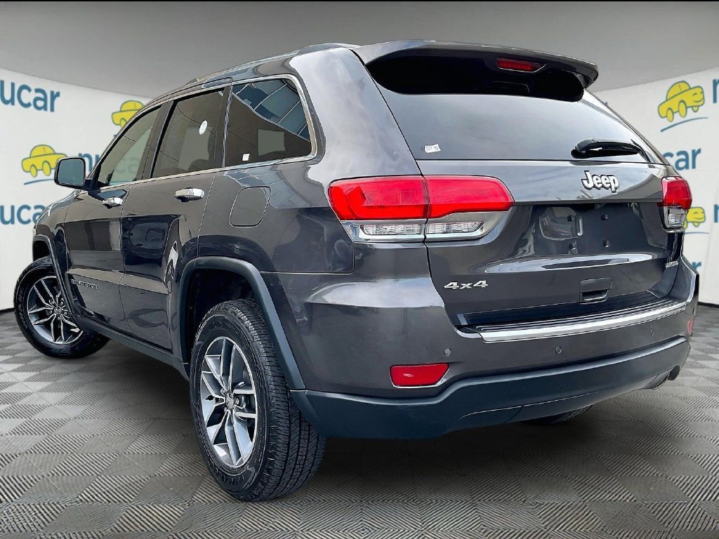 Used 2018 Gray Jeep Limited image 4