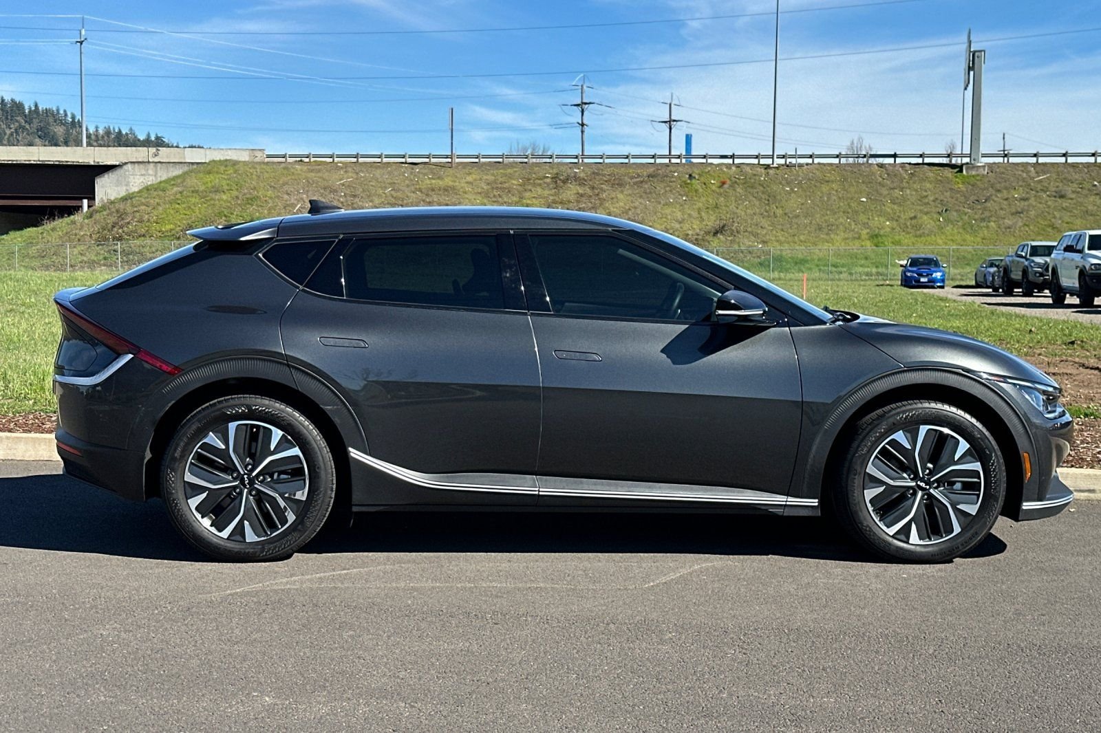 Used 2023 Gray Kia Light image 2