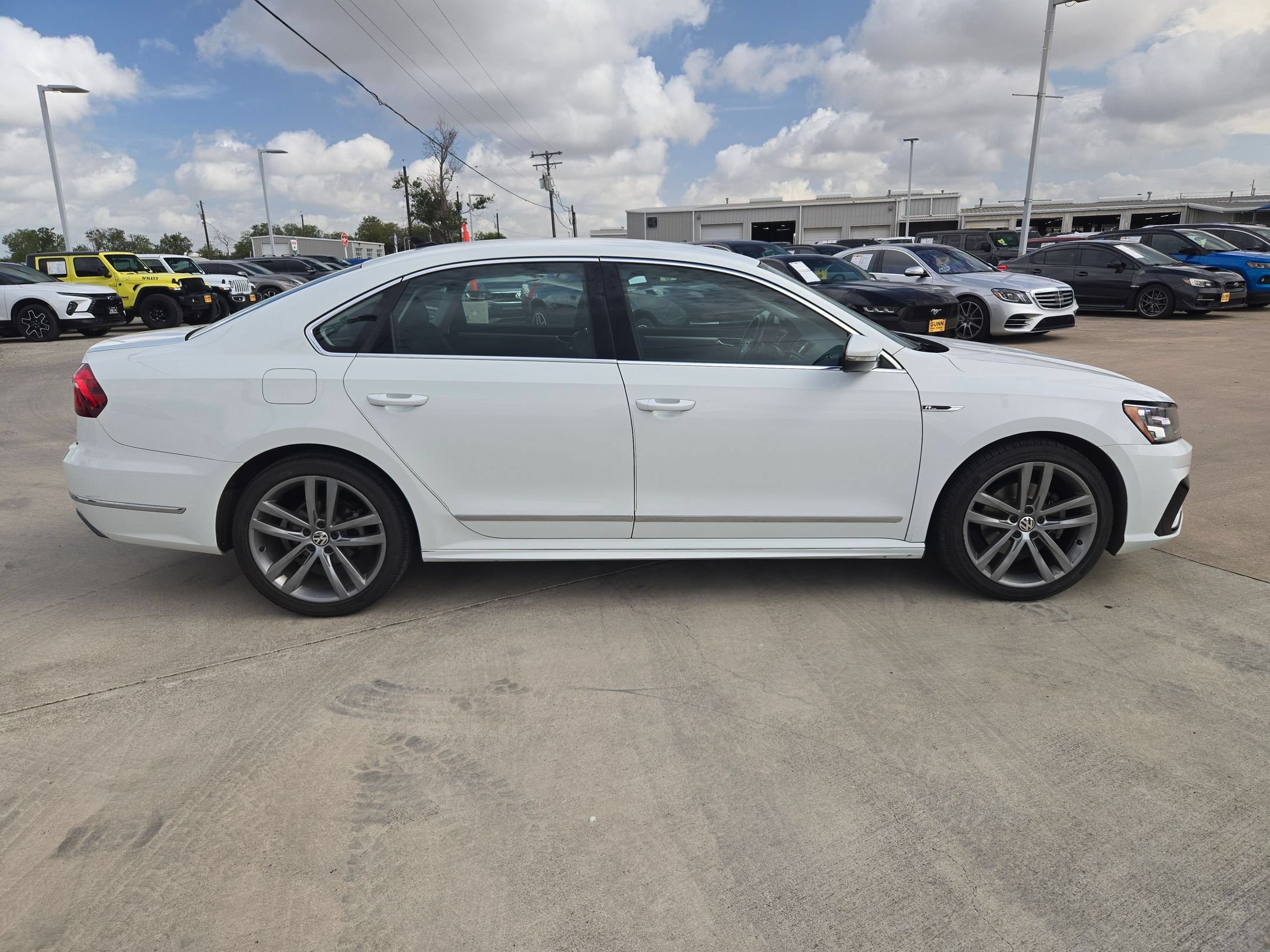 1VWDT7A37HC063551