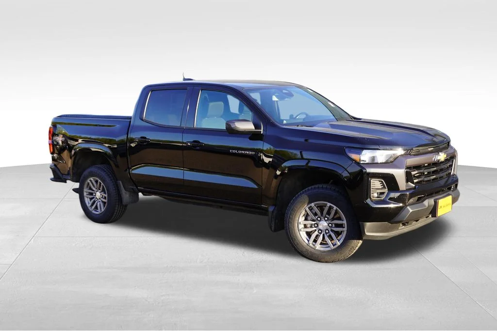 Used 2023 Black Chevrolet LT image 2