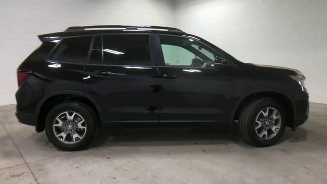Certified Used 2023 Crystal Black Pearl Honda TrailSport image 4