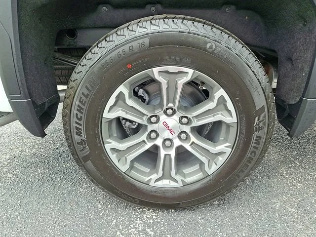 New 2026 Summit White GMC SLE image 9