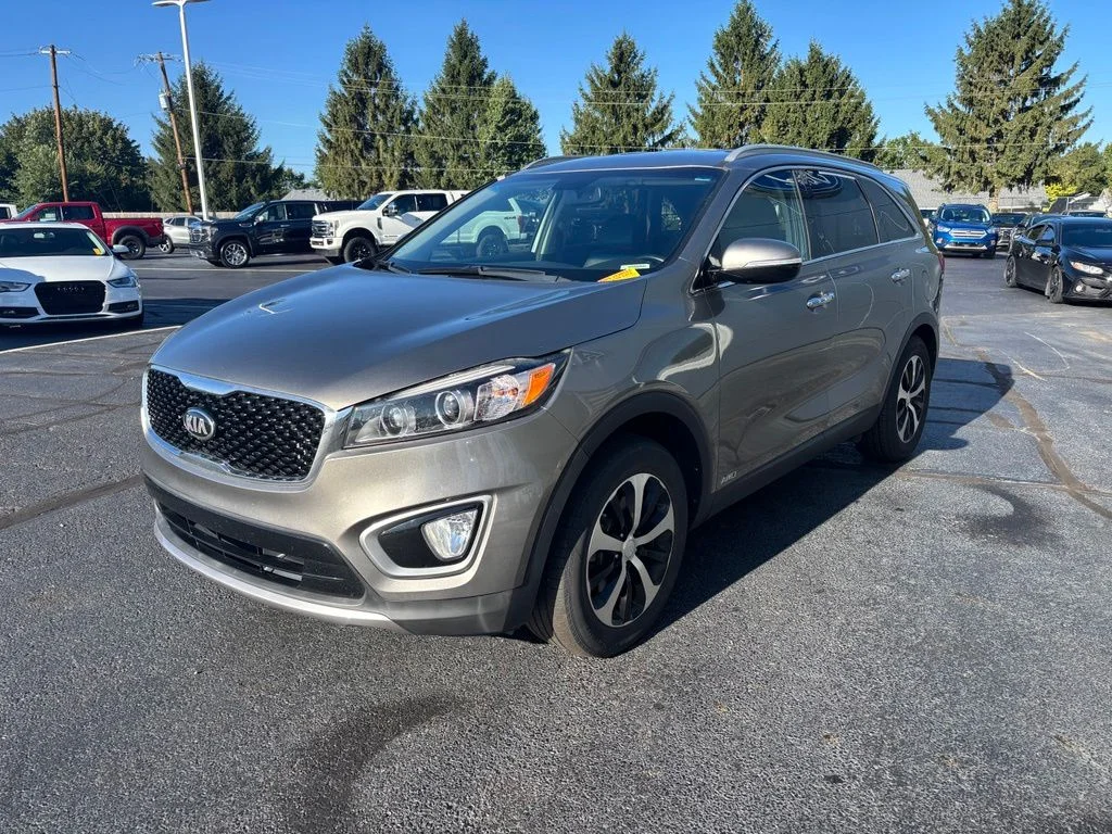 Used 2018 Silver Kia EX image 2