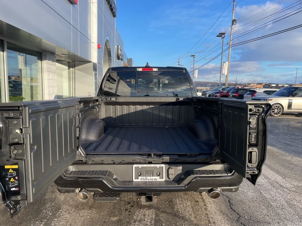 New 2026 Diamond Black Crystal Pearl-Coat Exterior Paint RAM Laramie image 11
