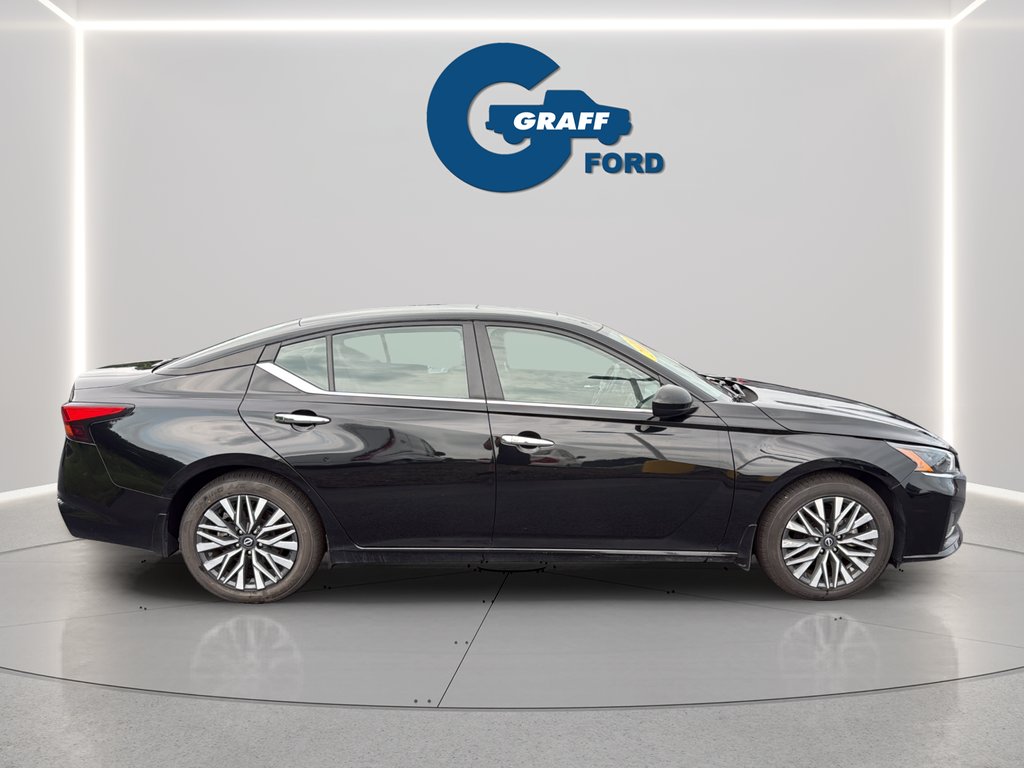 Used 2024 Black Nissan 2.5 SV image 5