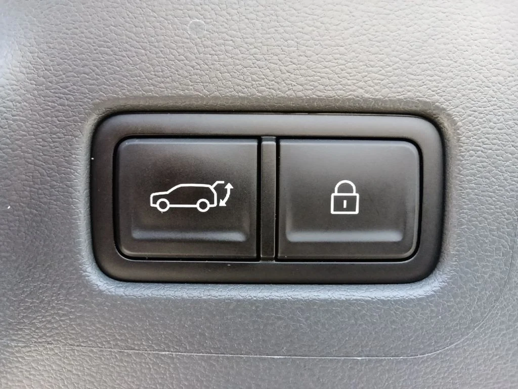 Used 2026 Black Hyundai SEL image 31