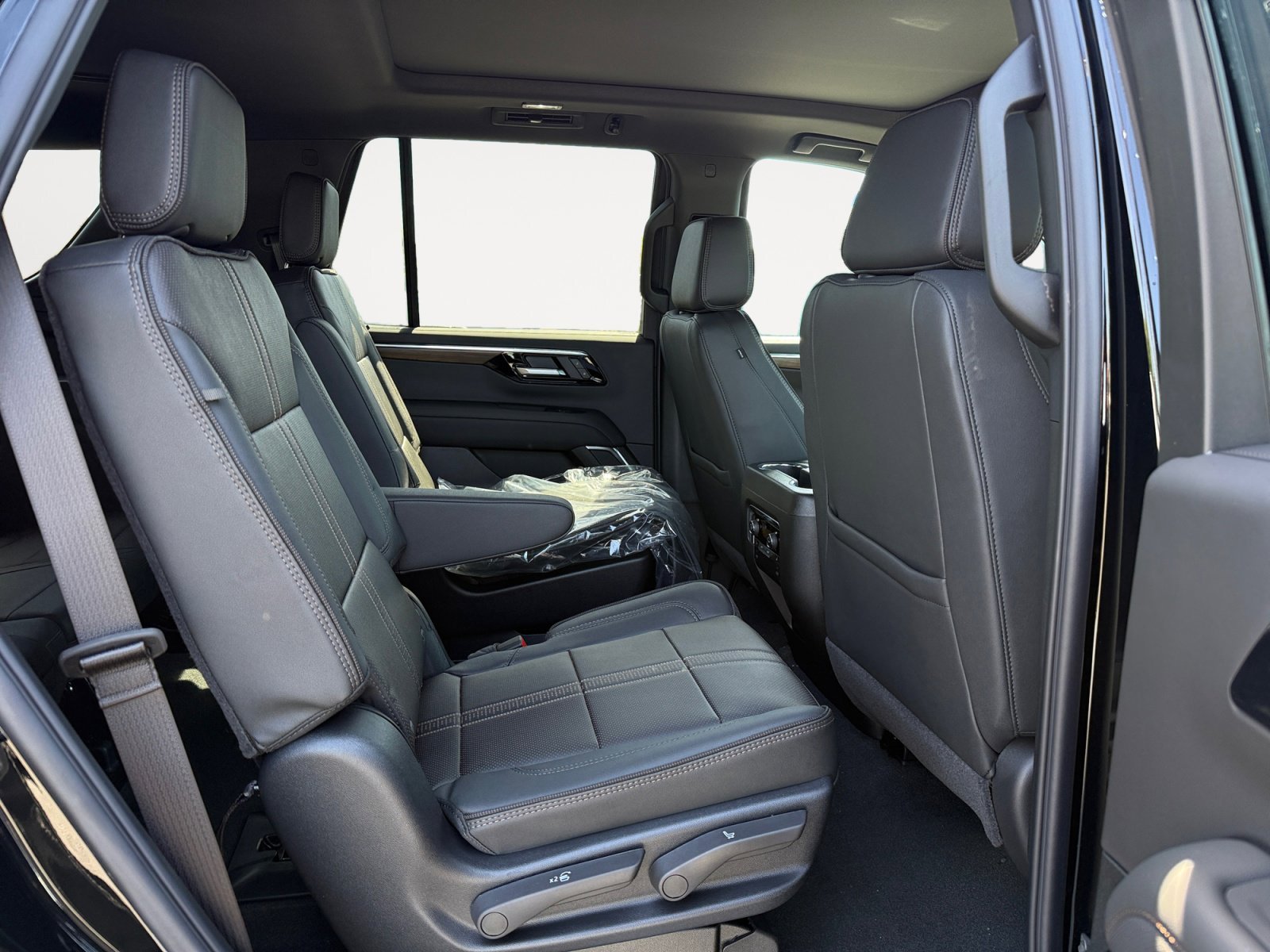 New 2026 Black Chevrolet High Country image 18
