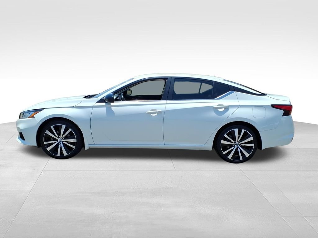 Used 2022 Pearl White Nissan 2.5 SR image 22
