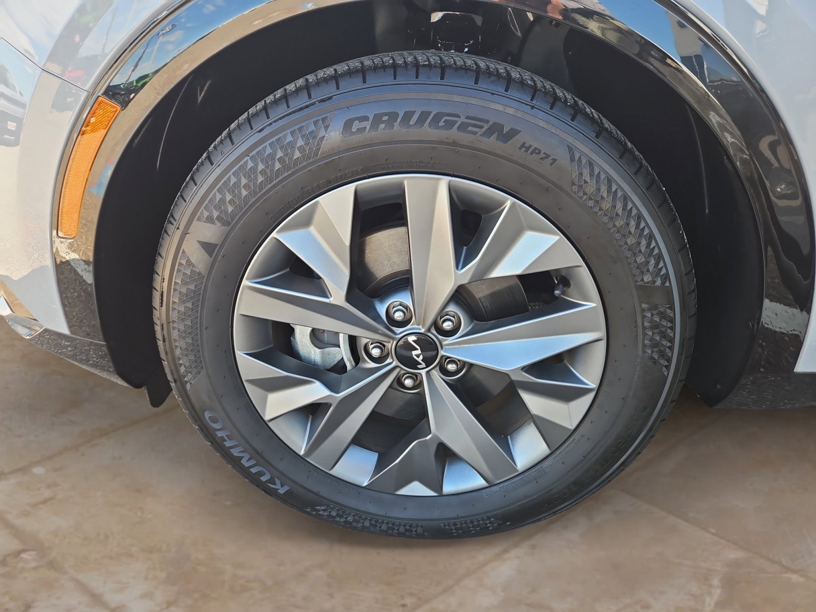 Used 2024 Wolf Gray Kia SX image 27