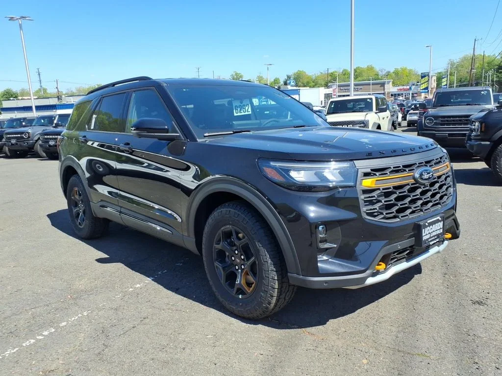 New 2026 Agate Black Metallic Ford Tremor® image 1