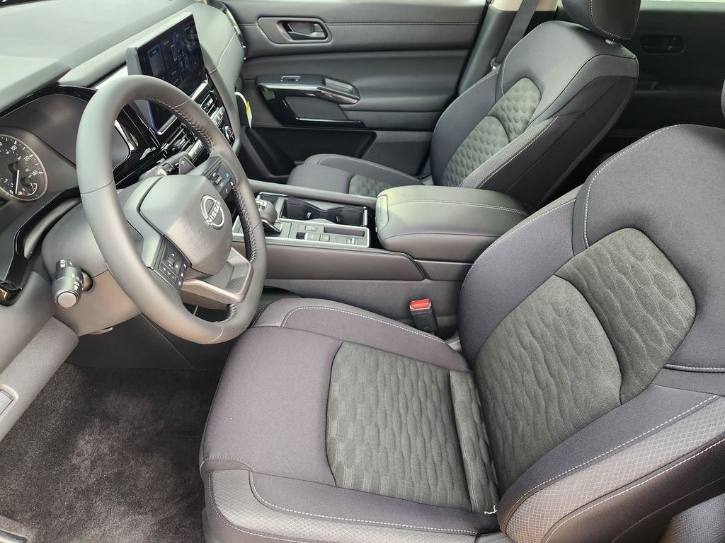 2026 Nissan Pathfinder SV - Photo 13