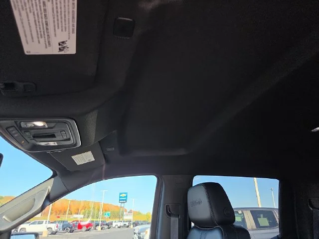Used 2021 Blue Chevrolet High Country image 25