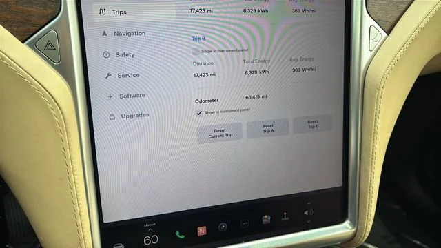 Used 2017 Blue Tesla 90D image 33