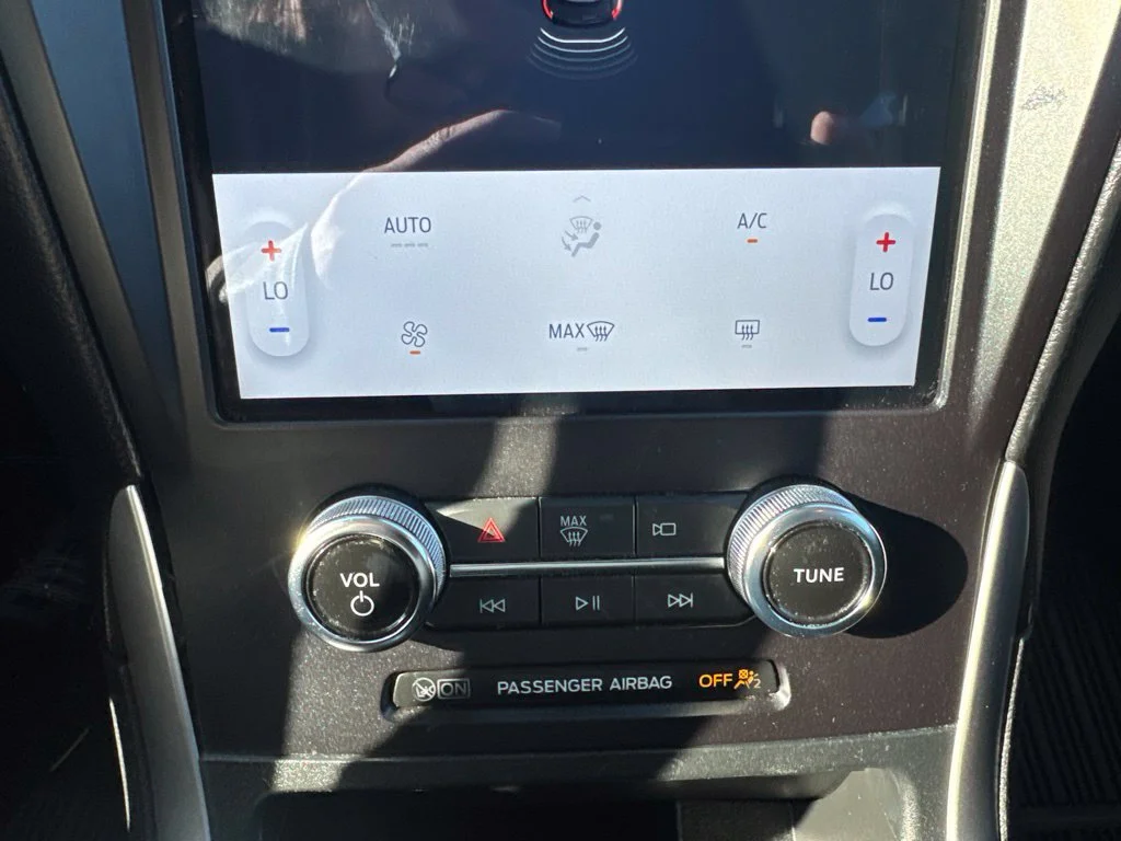 Used 2024 Black Ford SE image 20