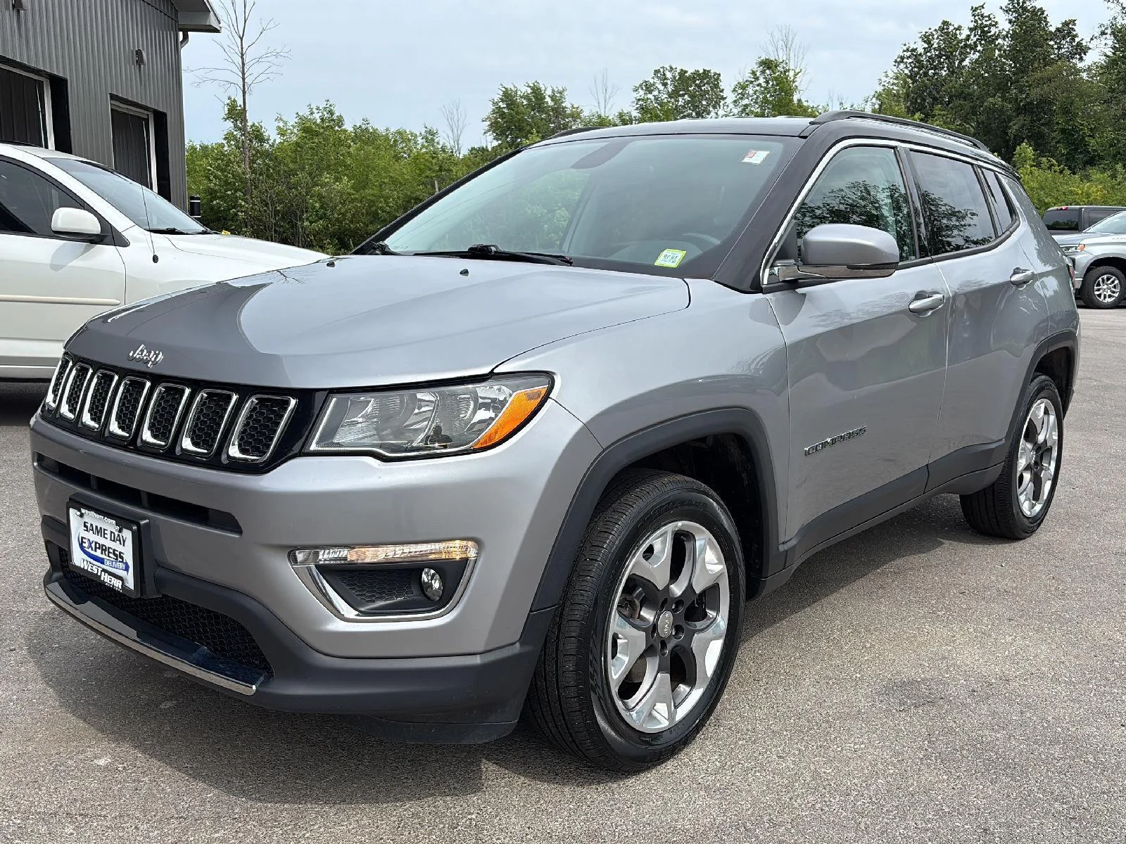Used 2019 Gy Jeep Limited image 7