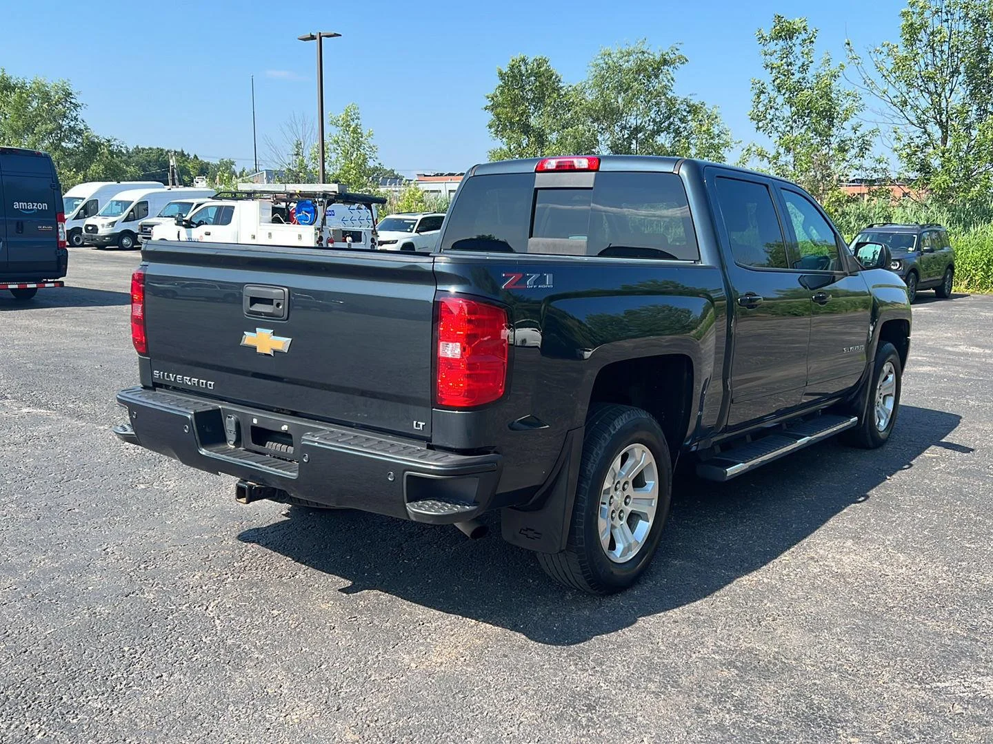 Used 2018 Graphite Metallic Chevrolet LT image 17