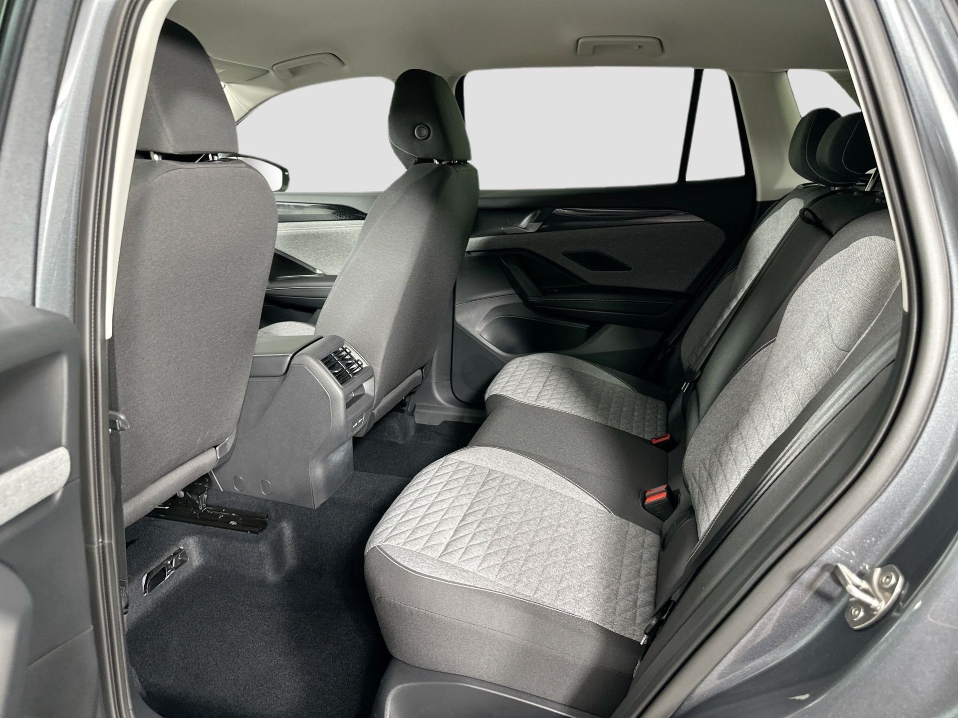 2025 Volkswagen Tiguan S - Photo 20