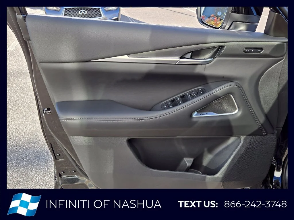 New 2027 MINERAL BLACK INFINITI Luxe AWD image 8